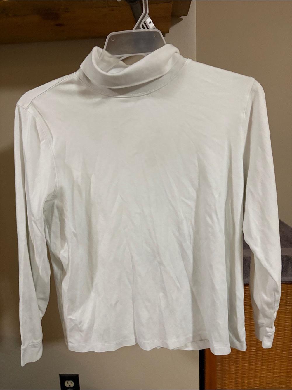 L.L. Bean White Women's Long-Sleeve Turtleneck Top